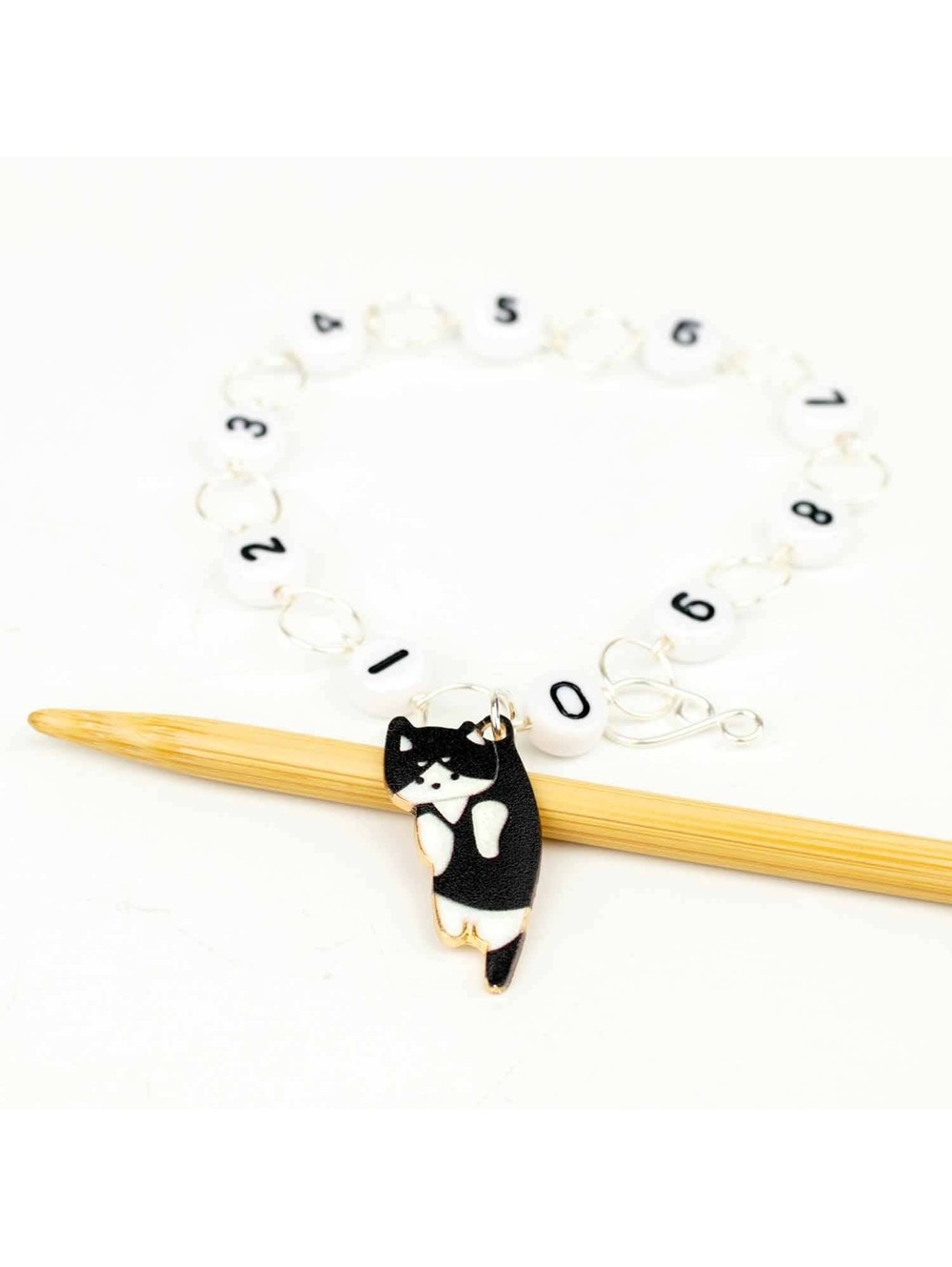 Black Tuxedo Cat Circle Chain Row Counter